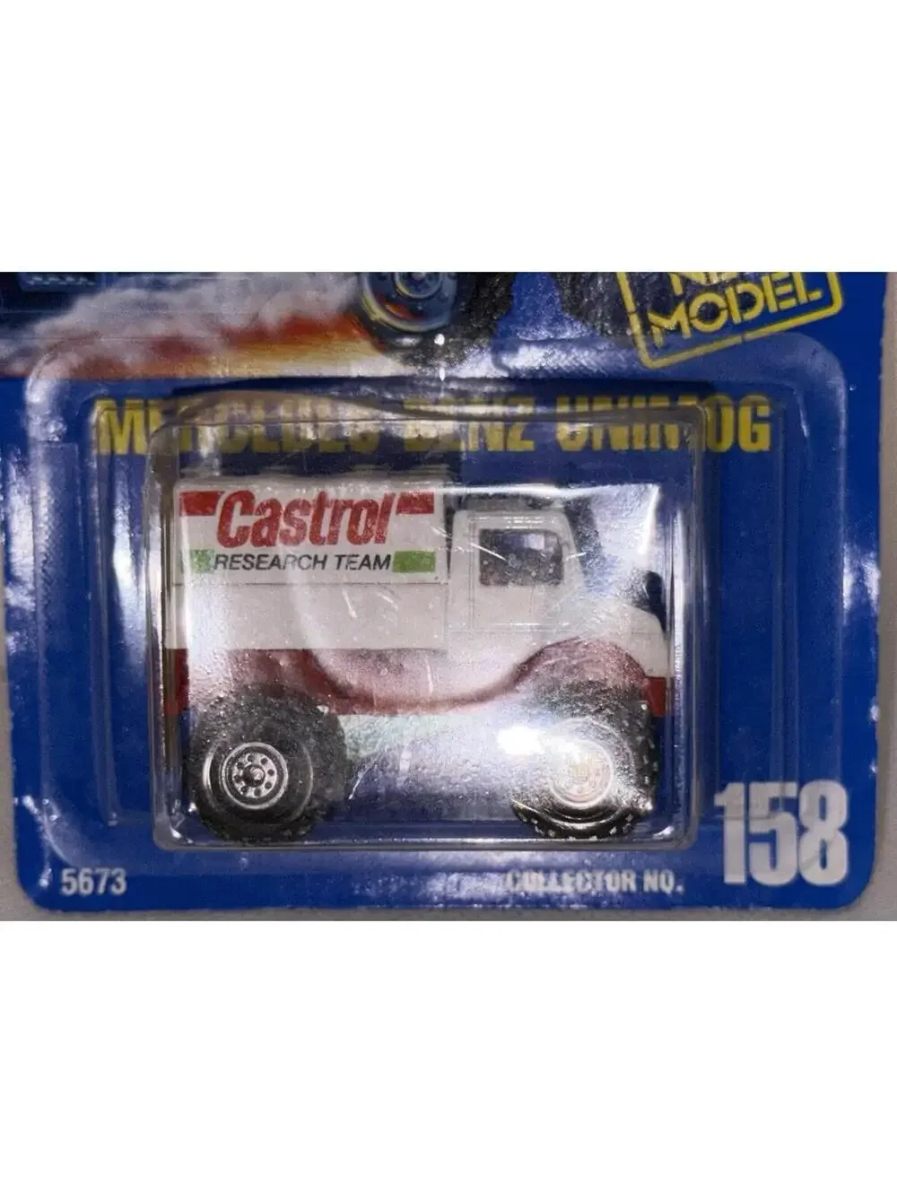 Hot Wheels Blue Card #158 Mercedes-Benz Unimog Castell Research Team